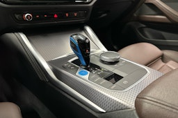 valkoinen BMW i4 M50 2022 kuva 23.