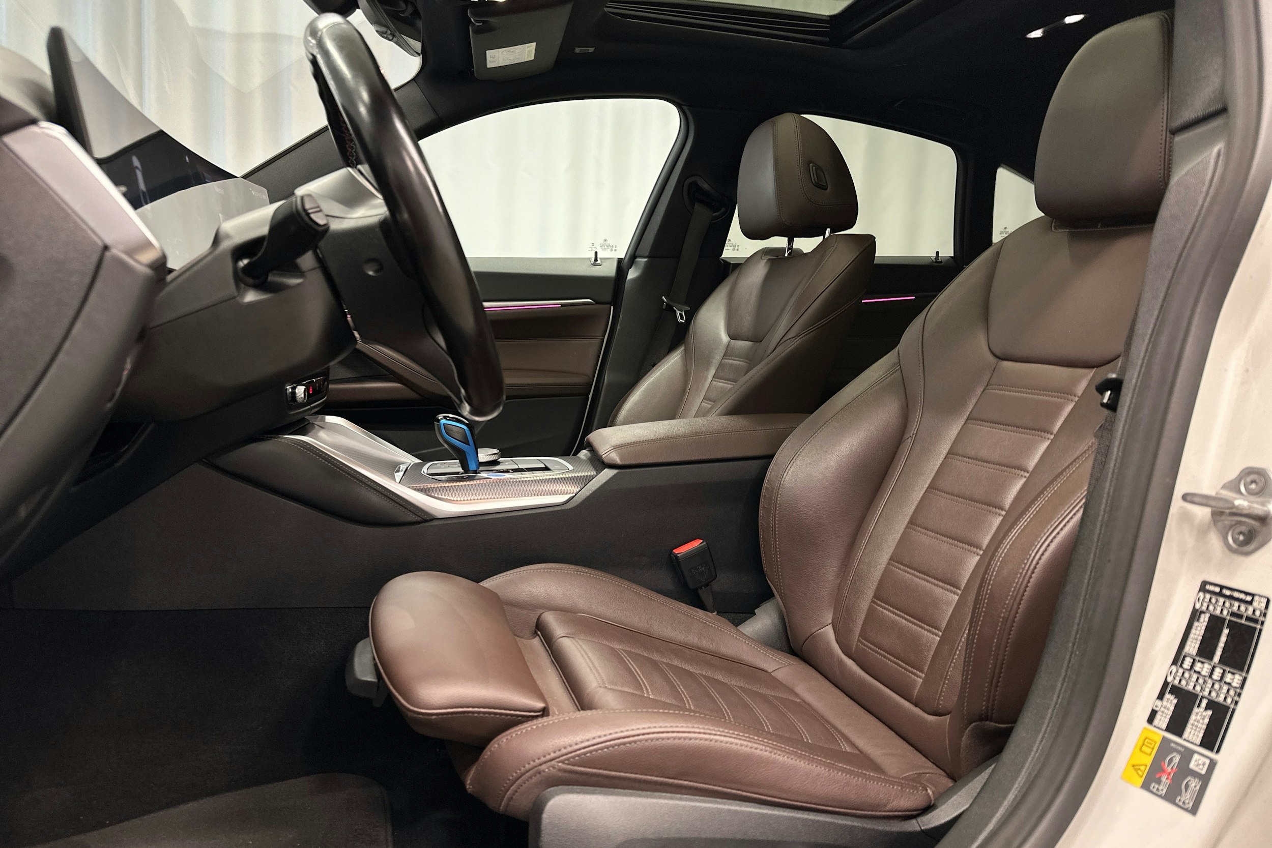 valkoinen BMW i4 M50 2022 kuva 25.