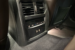 valkoinen BMW i4 M50 2022 kuva 29.