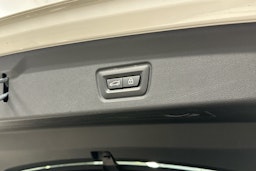valkoinen BMW i4 M50 2022 kuva 31.