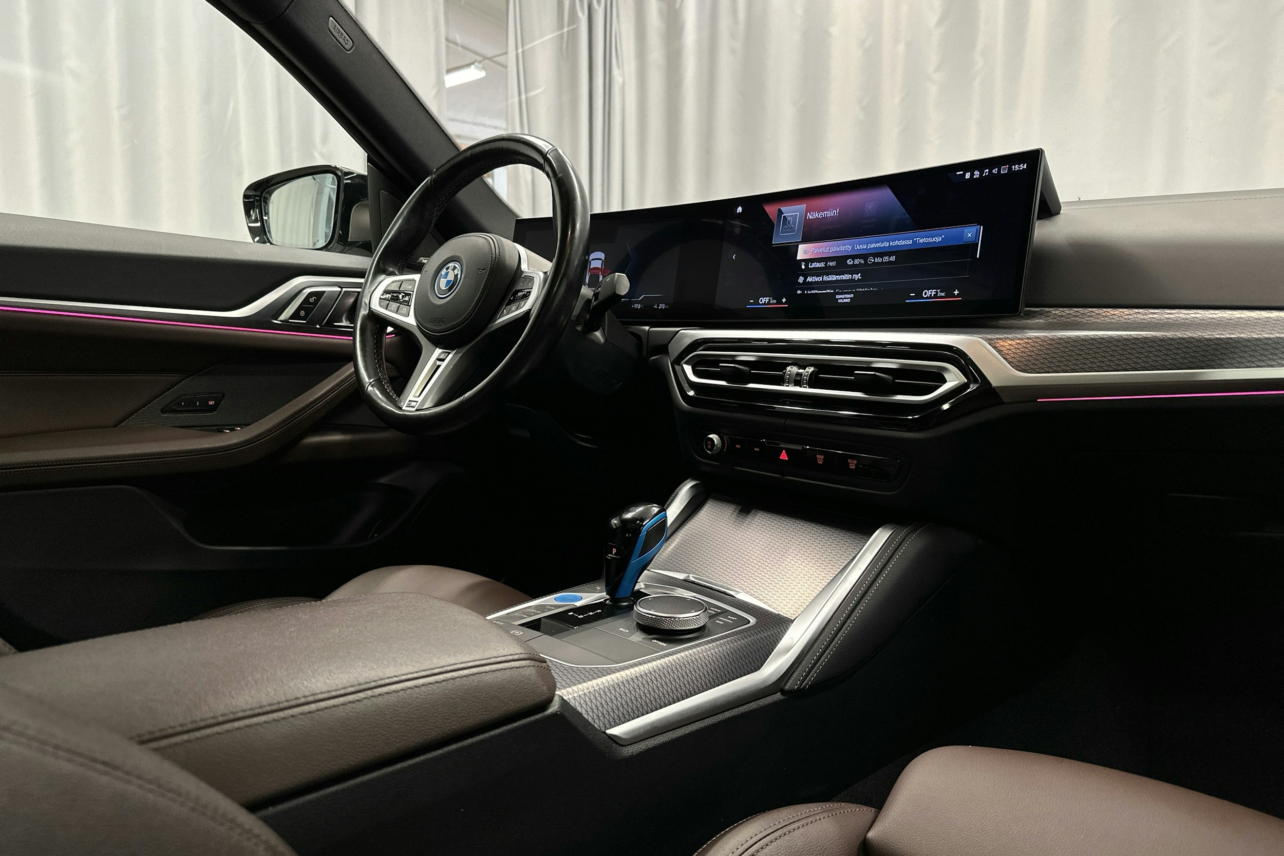 valkoinen BMW i4 M50 2022 kuva 34.