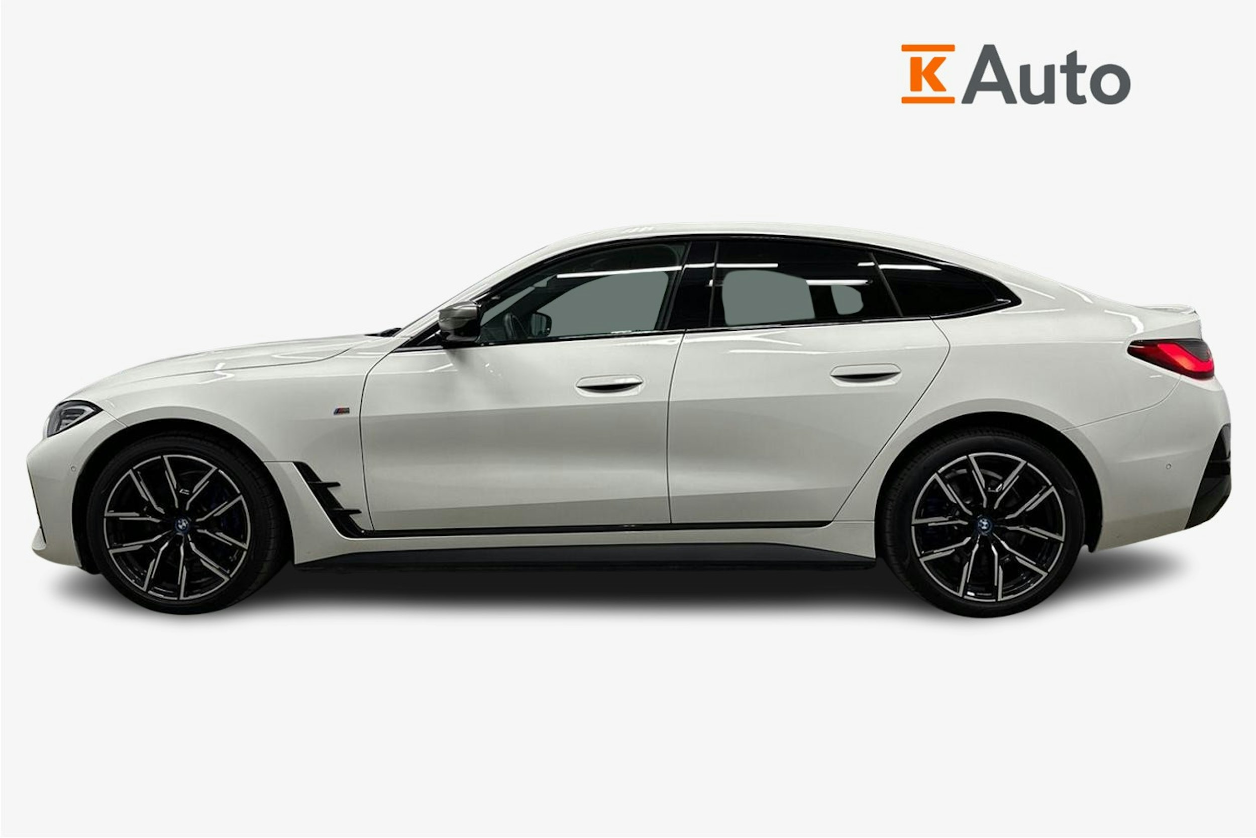 valkoinen BMW i4 M50 2022 kuva 6.
