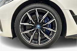 valkoinen BMW i4 M50 2022 kuva 11.