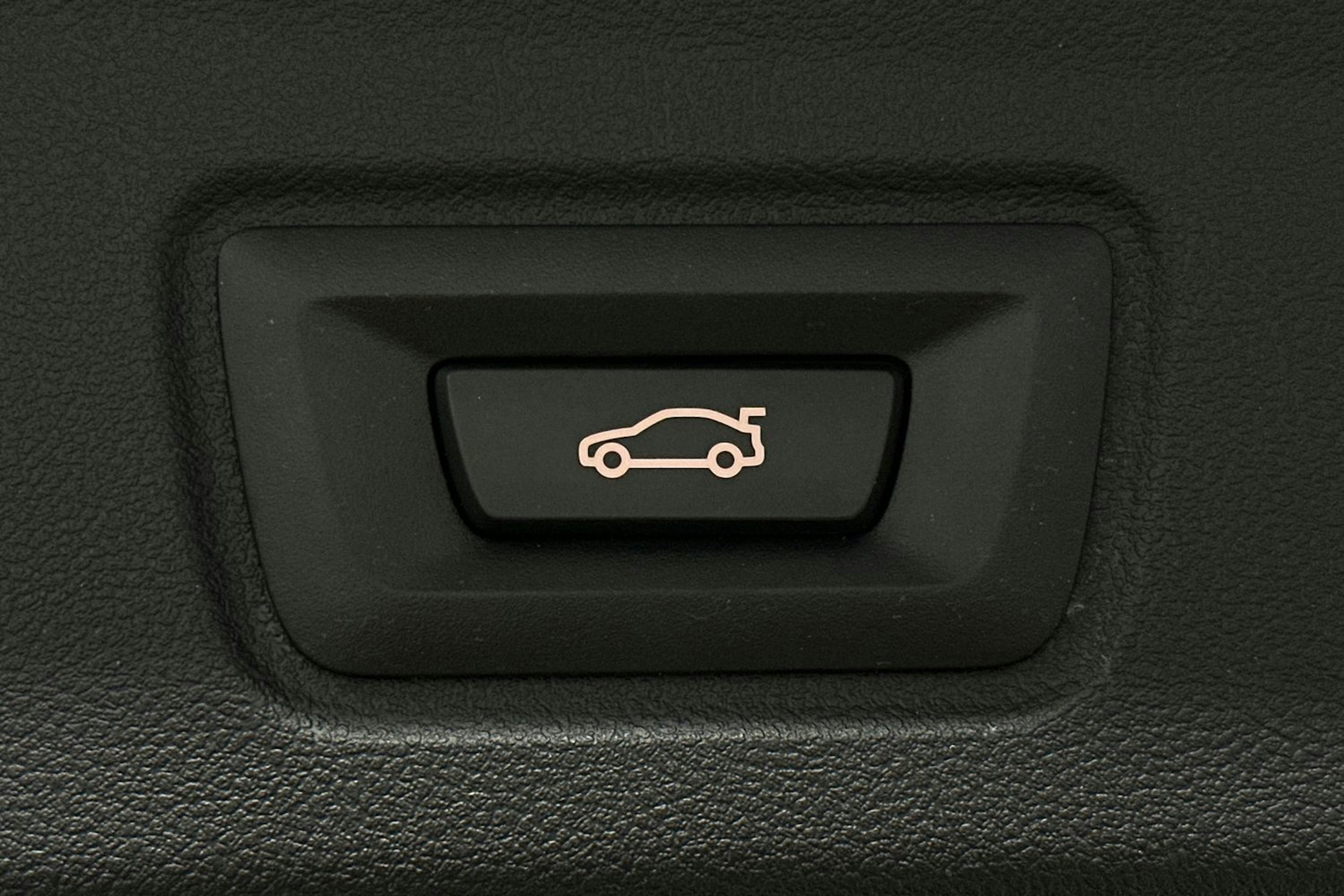 valkoinen BMW i4 M50 2022 kuva 15.