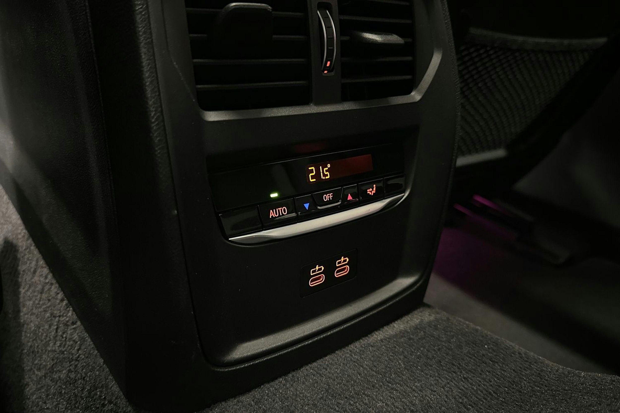 valkoinen BMW i4 M50 2022 kuva 18.
