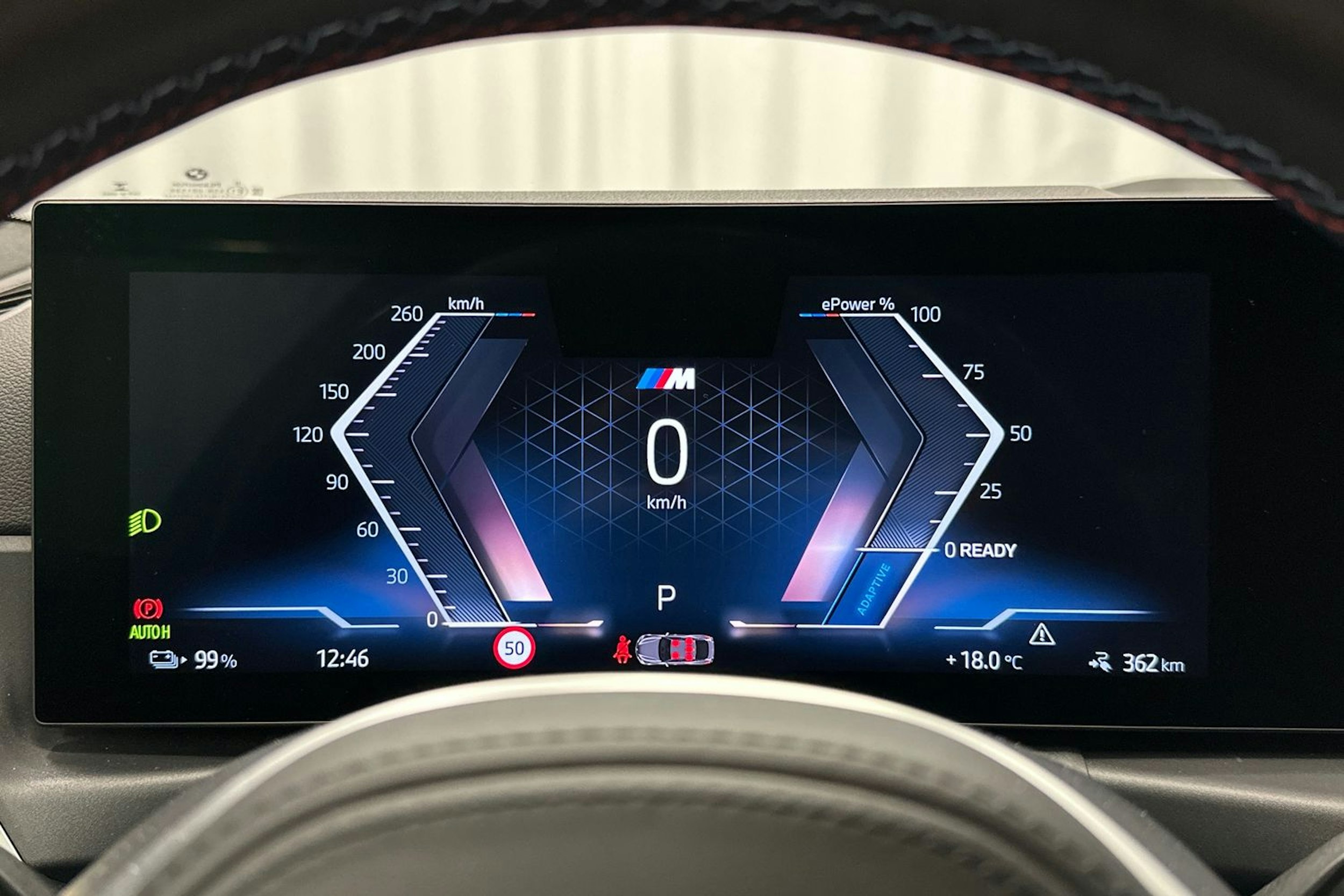 valkoinen BMW i4 M50 2022 kuva 24.