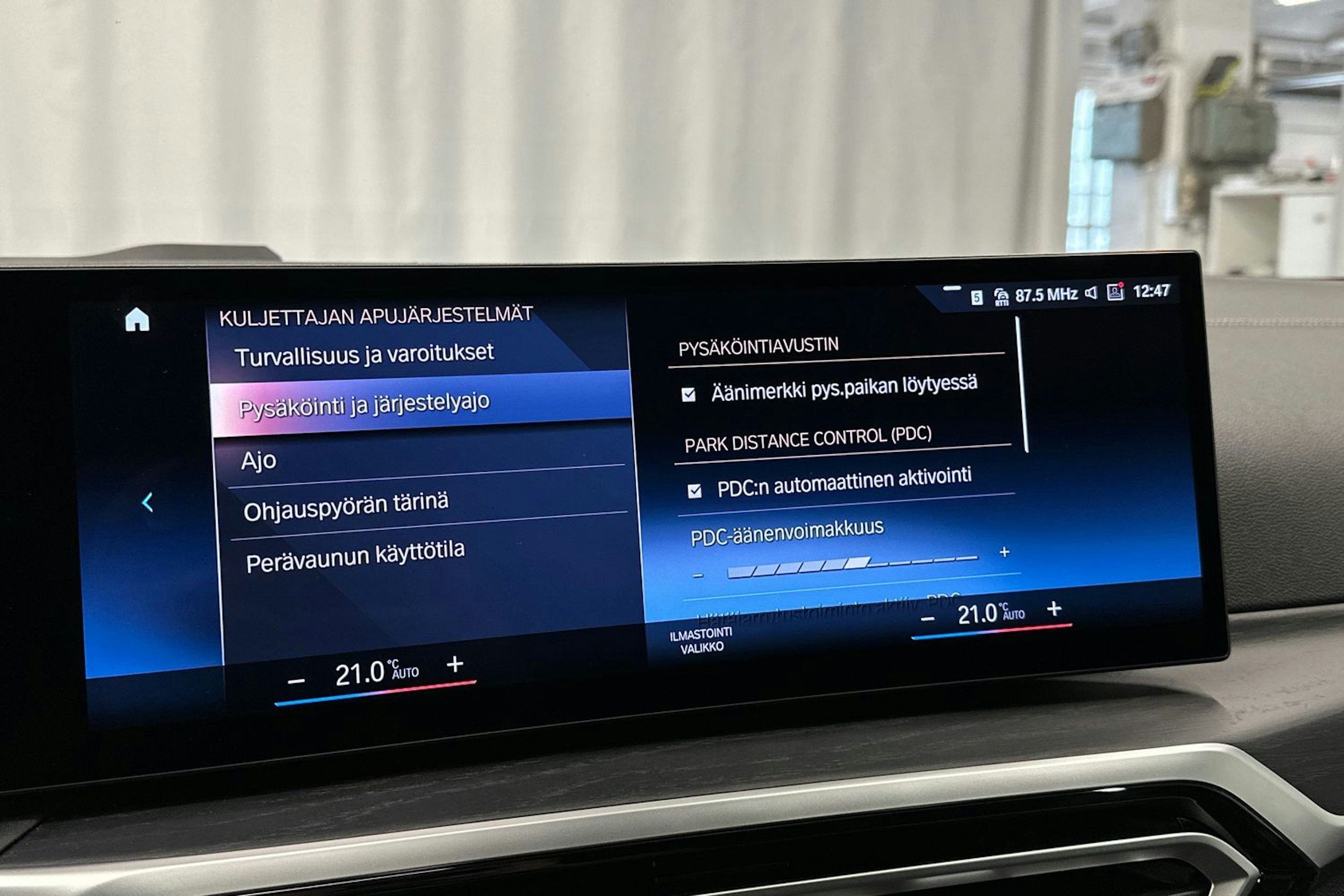 valkoinen BMW i4 M50 2022 kuva 30.