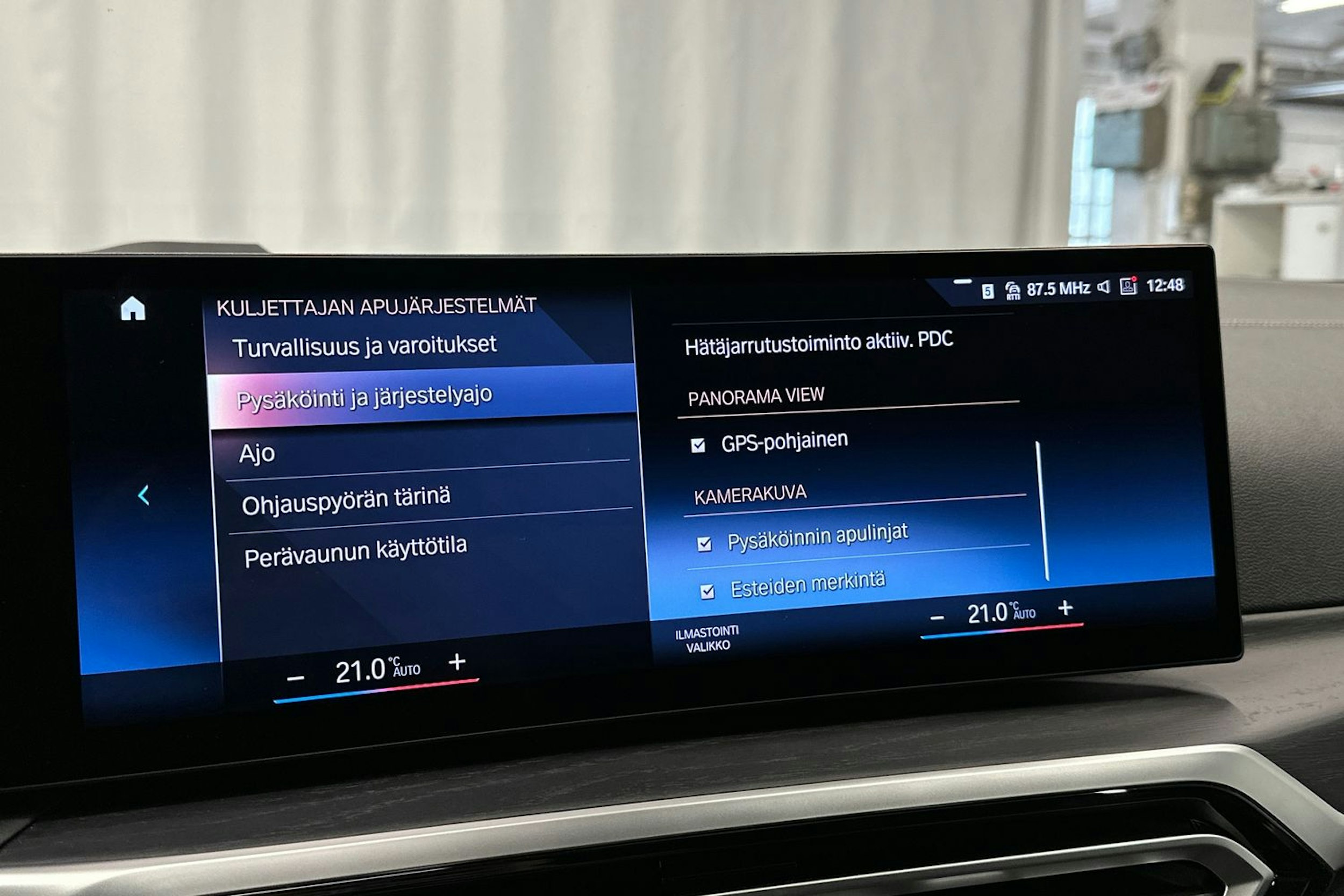 valkoinen BMW i4 M50 2022 kuva 31.