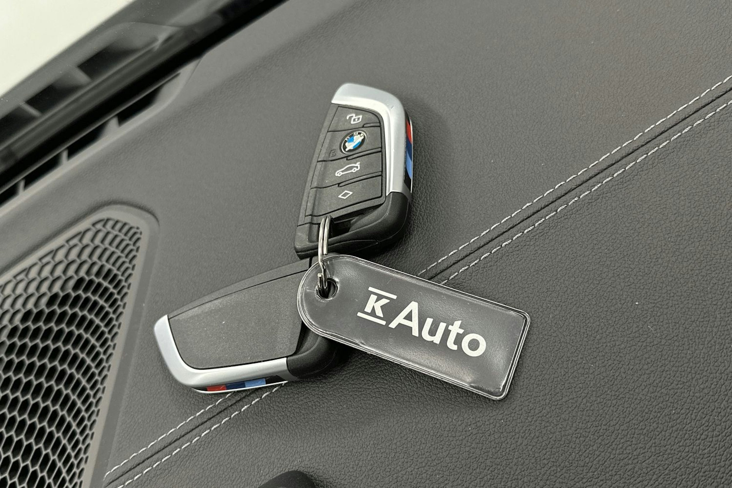 valkoinen BMW i4 M50 2022 kuva 40.
