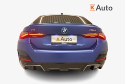 sininen BMW i4 M50 2022 kuva 3.