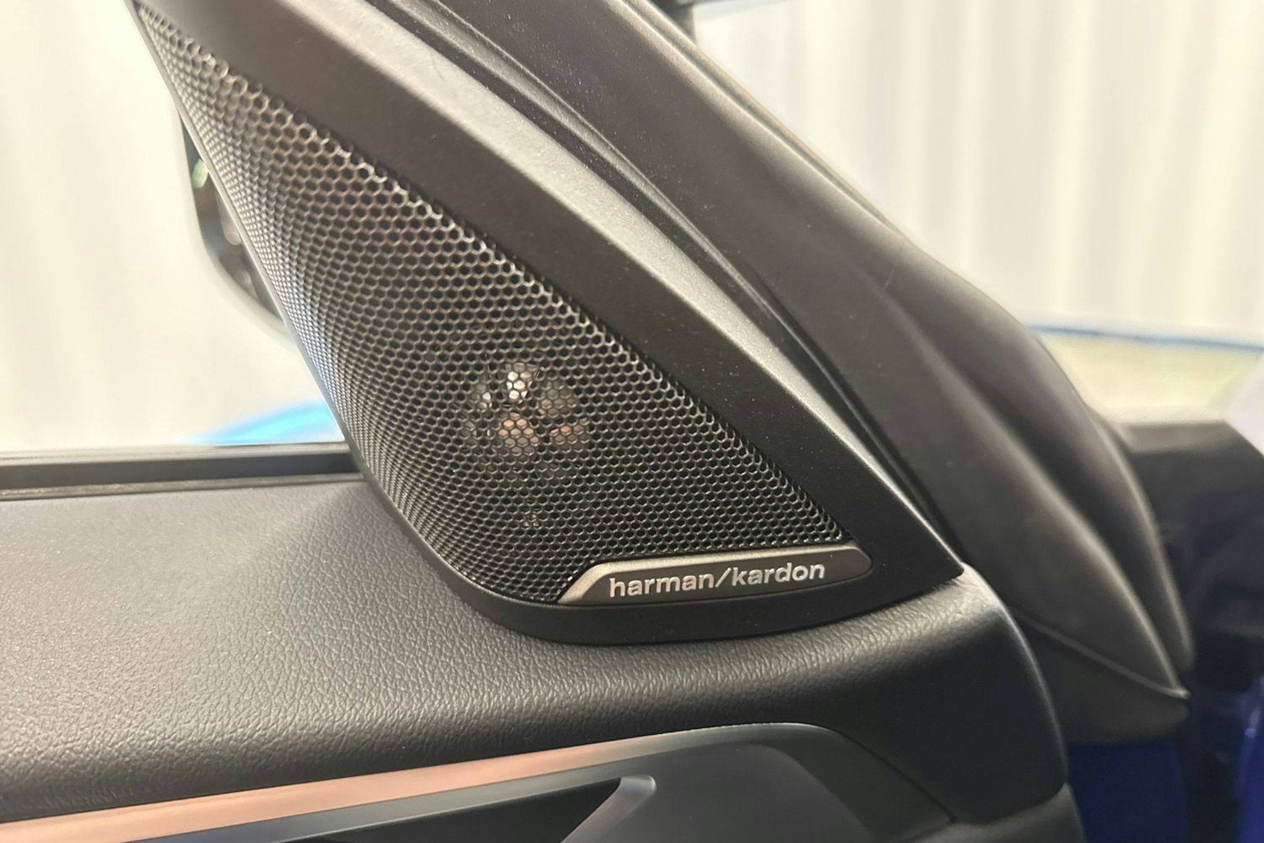 sininen BMW i4 M50 2022 kuva 15.