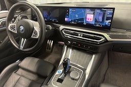 sininen BMW i4 M50 2022 kuva 17.
