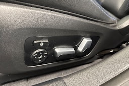 sininen BMW i4 M50 2022 kuva 20.