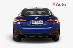 sininen BMW i4 M50 2022 kuva 3.