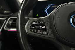 sininen BMW i4 M50 2022 kuva 14.