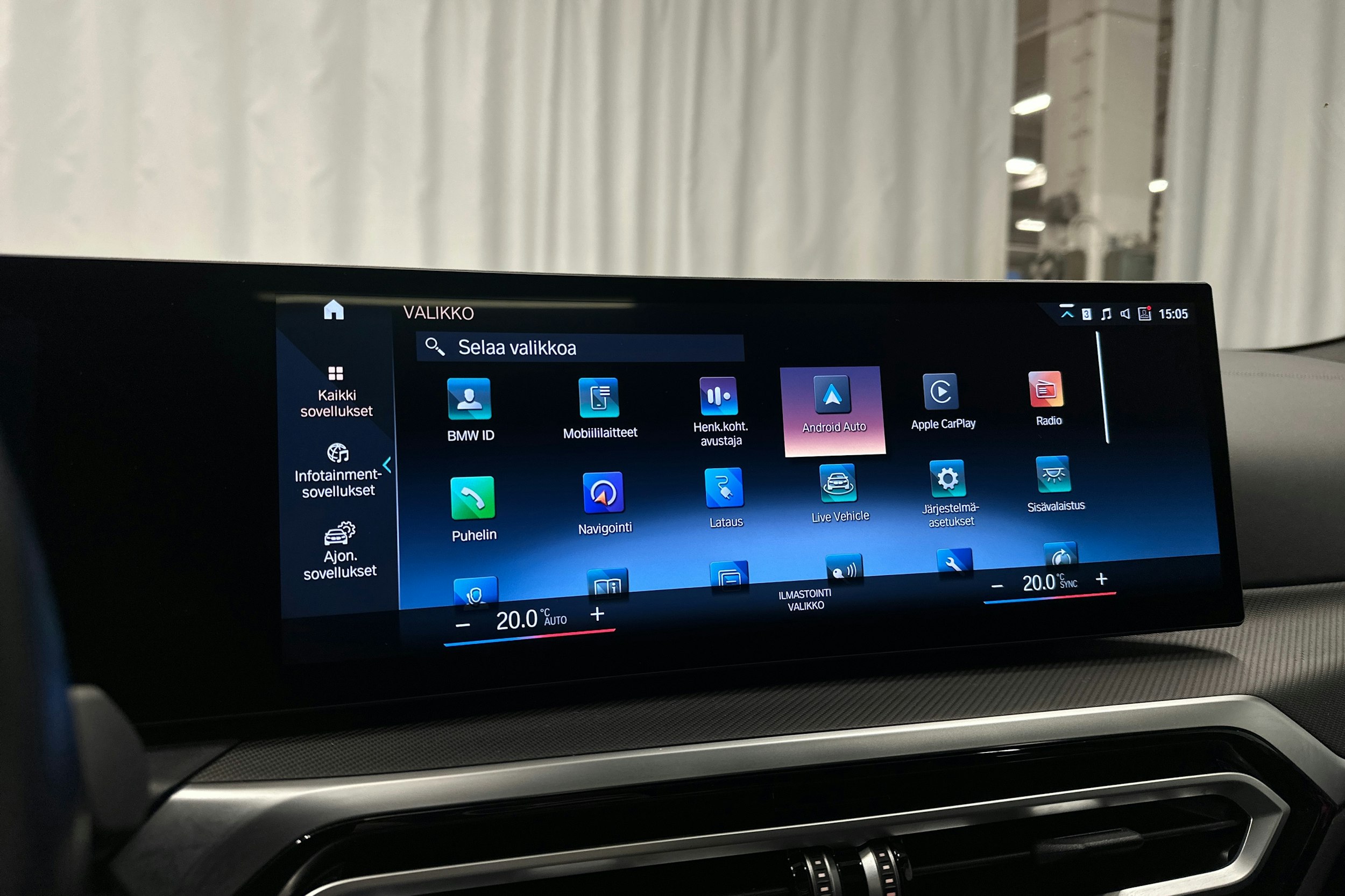 sininen BMW i4 M50 2022 kuva 28.