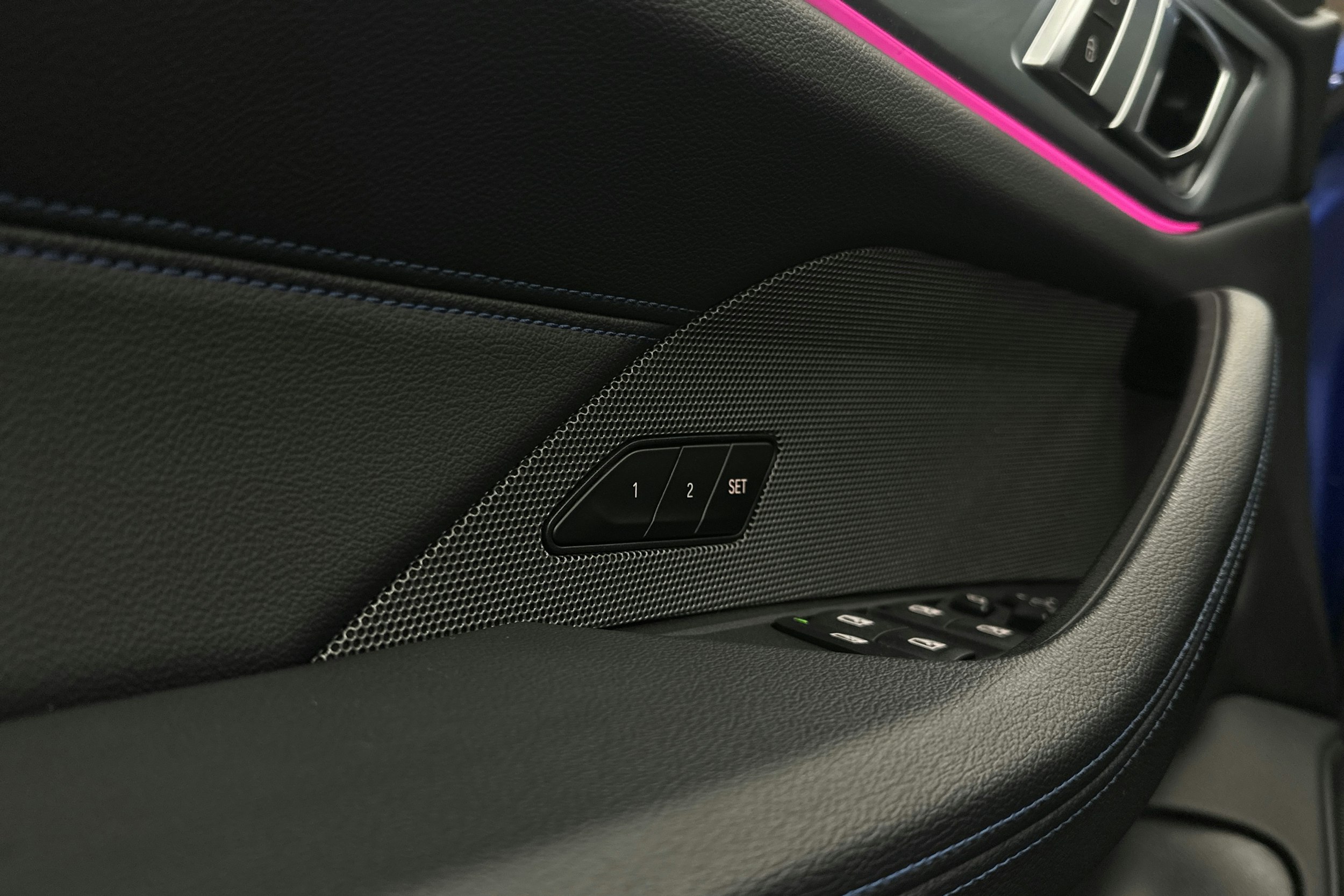 sininen BMW i4 M50 2022 kuva 33.