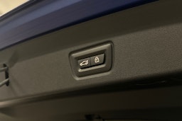 sininen BMW i4 M50 2022 kuva 38.