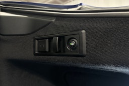 sininen BMW i4 M50 2022 kuva 39.