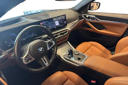 musta BMW i4 M50 2022 kuva 3.