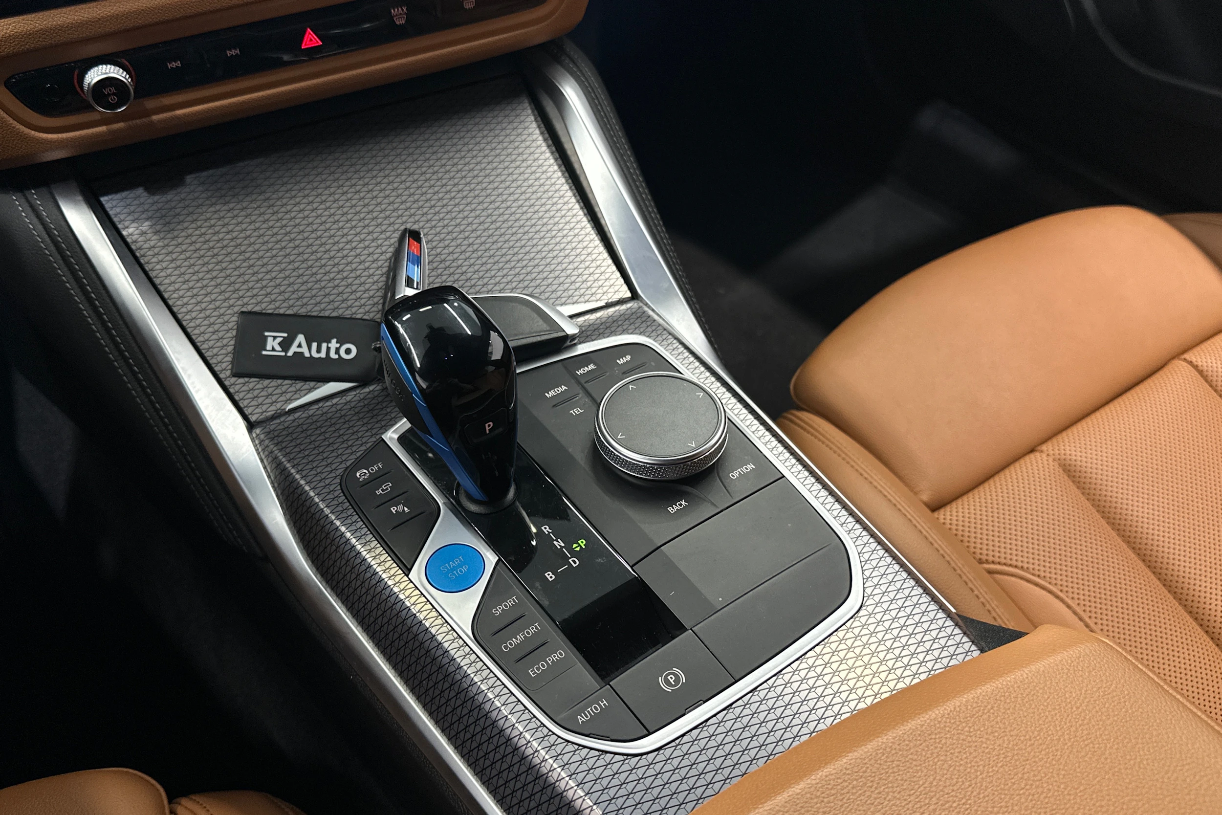 musta BMW i4 M50 2022 kuva 16.
