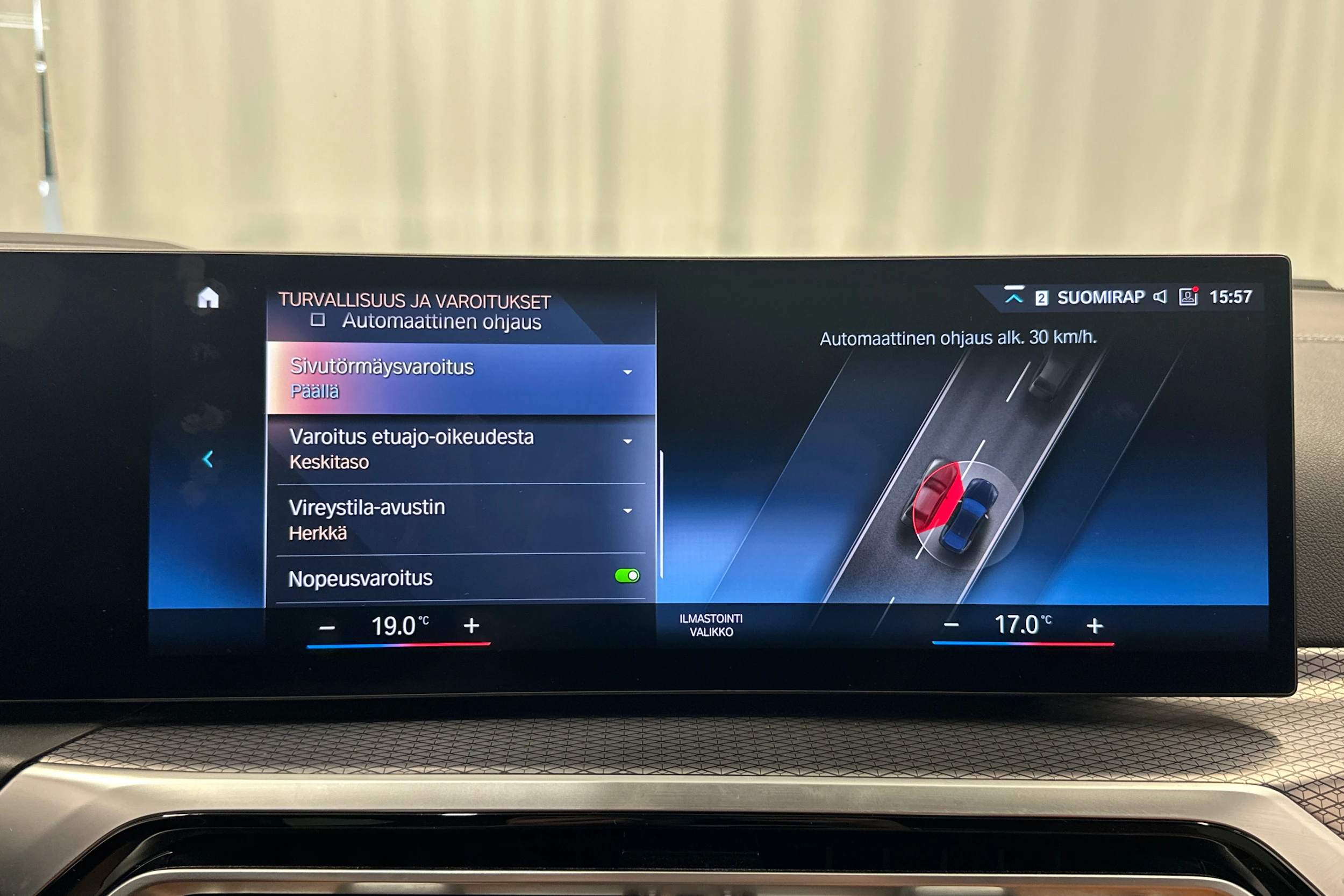 musta BMW i4 M50 2022 kuva 21.