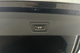 musta BMW i4 M50 2022 kuva 30.