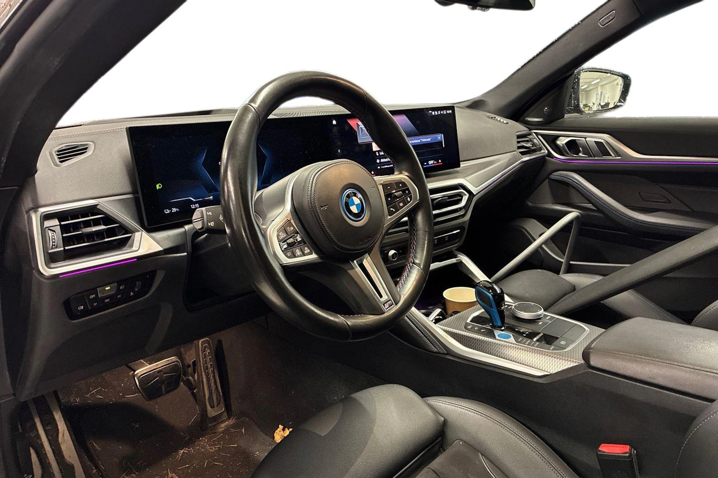 punainen BMW i4 M50 2023 kuva 3.