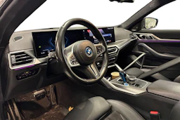 punainen BMW i4 M50 2023 kuva 3.