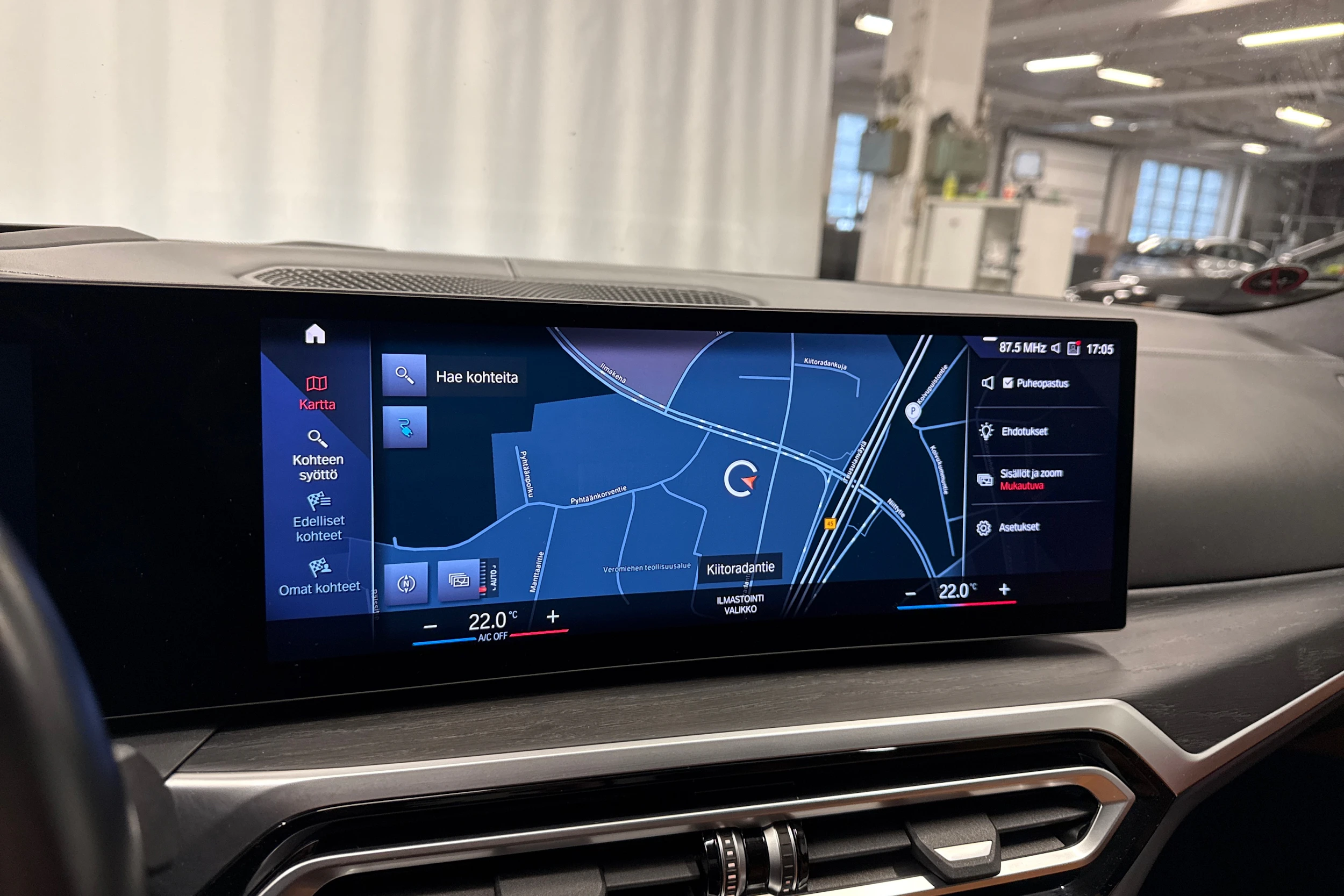 harmaa BMW i4 M50 2022 kuva 16.