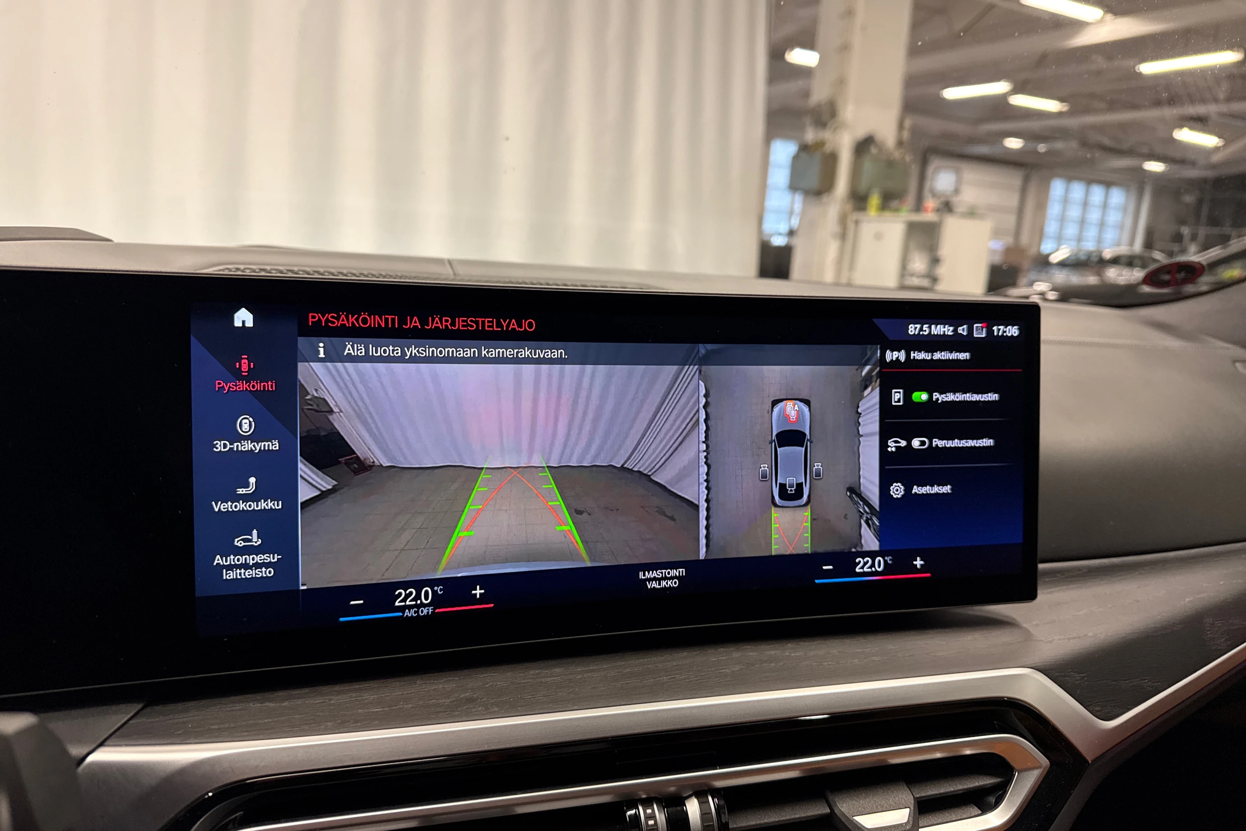 harmaa BMW i4 M50 2022 kuva 17.