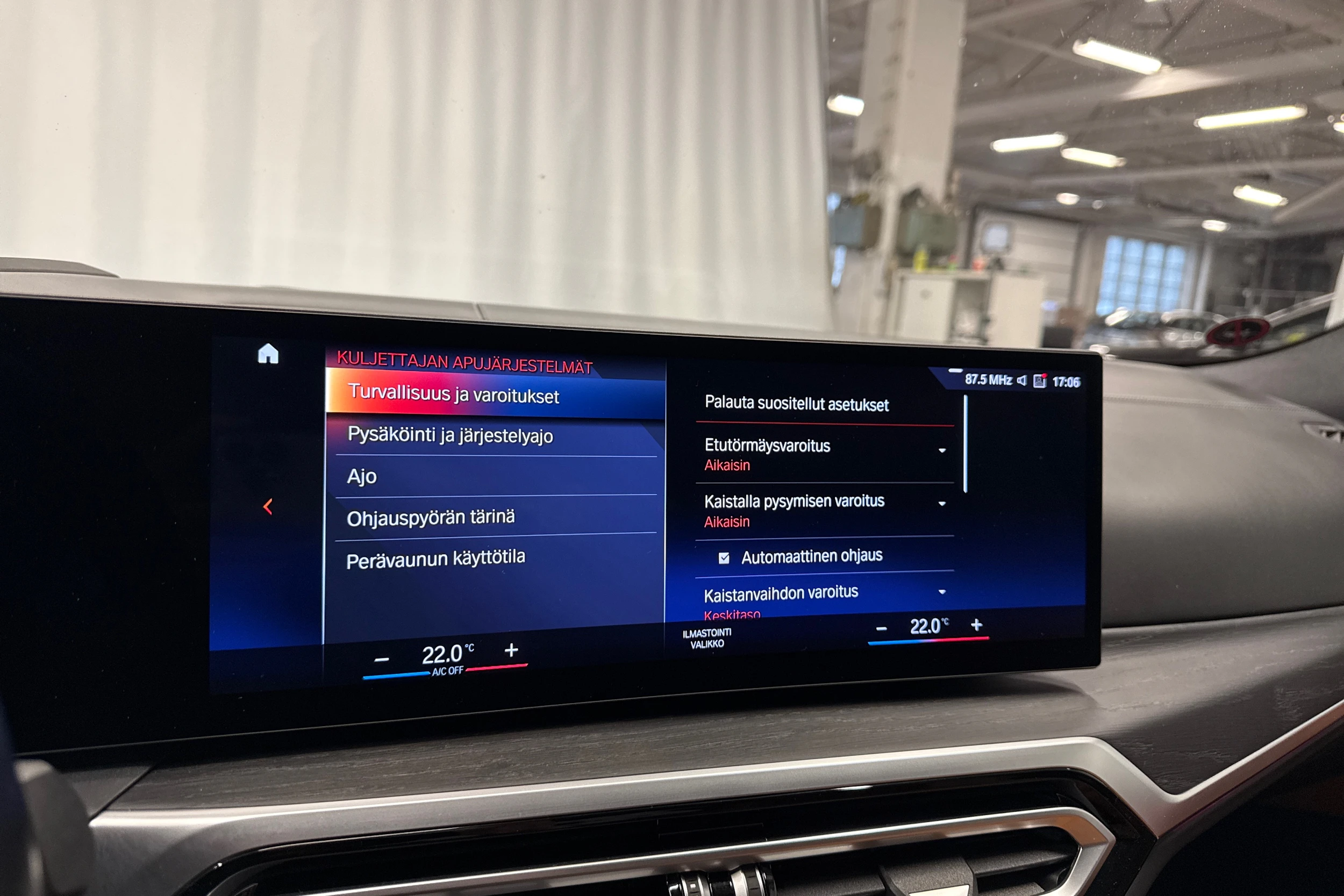 harmaa BMW i4 M50 2022 kuva 20.