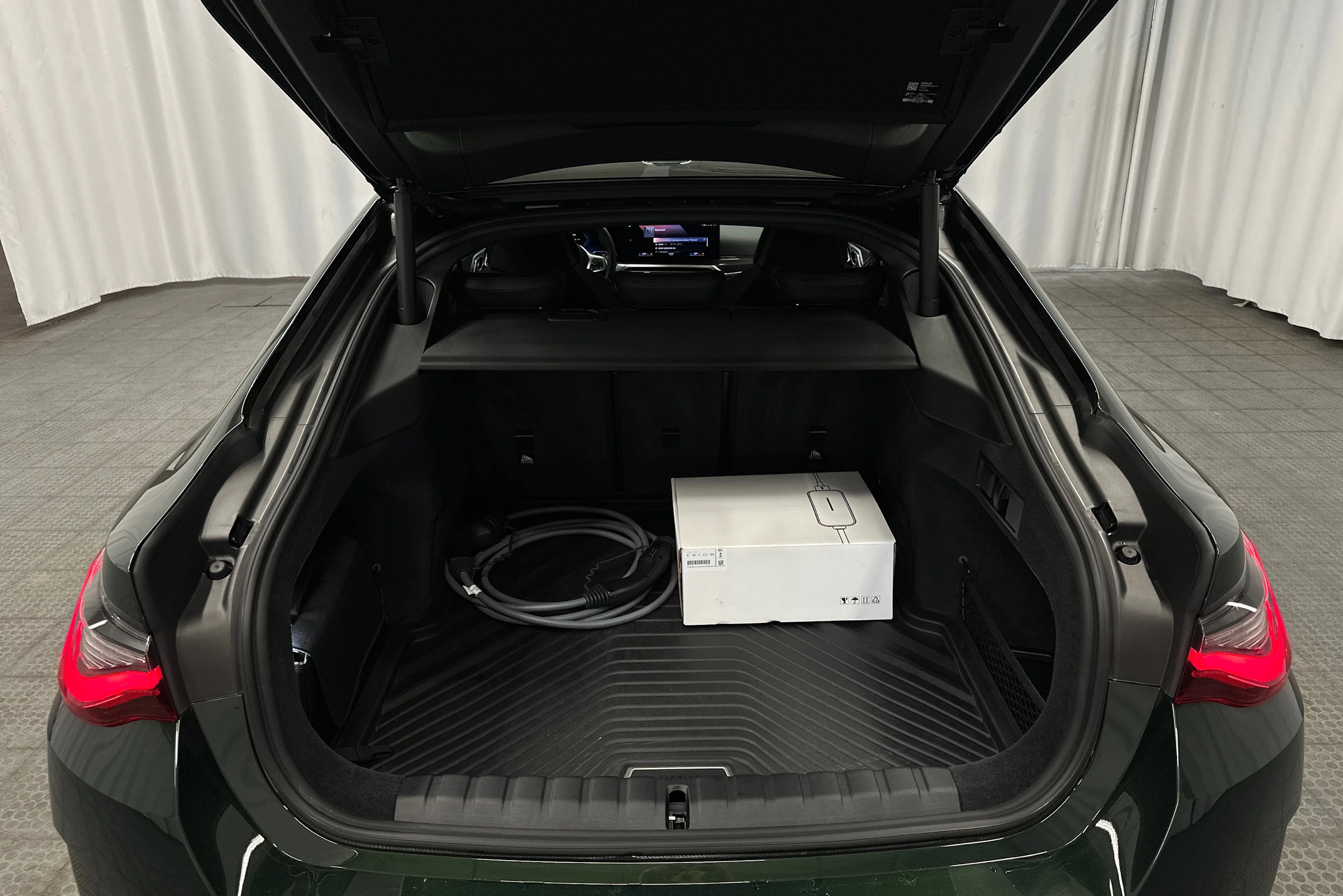 vihreä BMW i4 M50 2022 kuva 31.