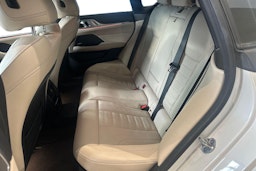 valkoinen BMW i4 M50 2022 kuva 10.