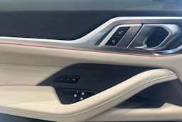 valkoinen BMW i4 M50 2022 kuva 17.