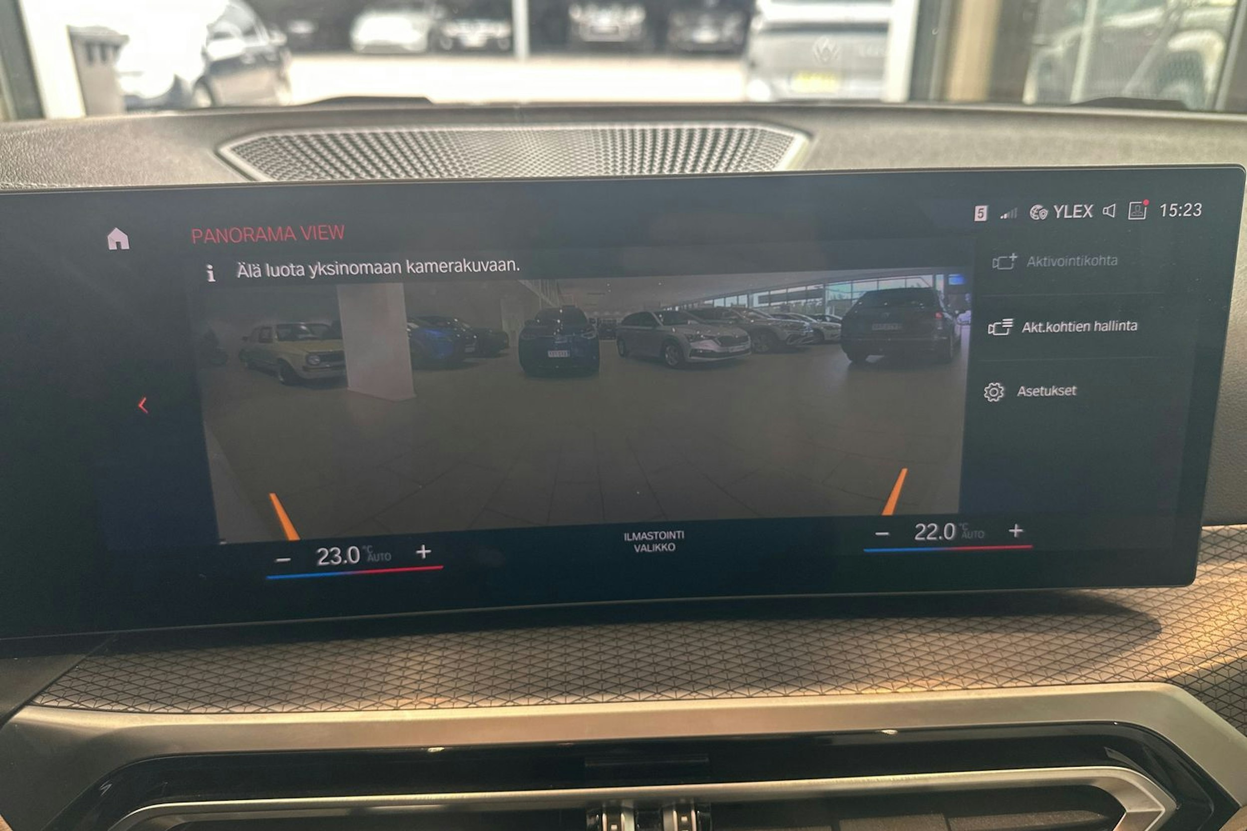 valkoinen BMW i4 M50 2022 kuva 20.