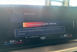valkoinen BMW i4 M50 2022 kuva 21.