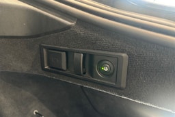 valkoinen BMW i4 M50 2022 kuva 23.