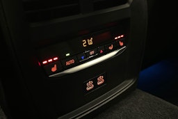 musta BMW i4 M50 2022 kuva 17.