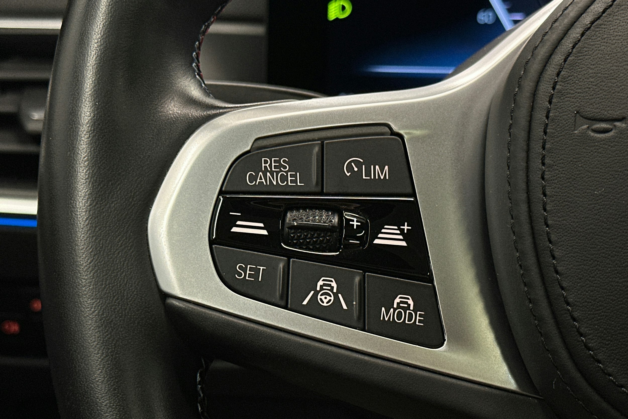 musta BMW i4 M50 2022 kuva 24.