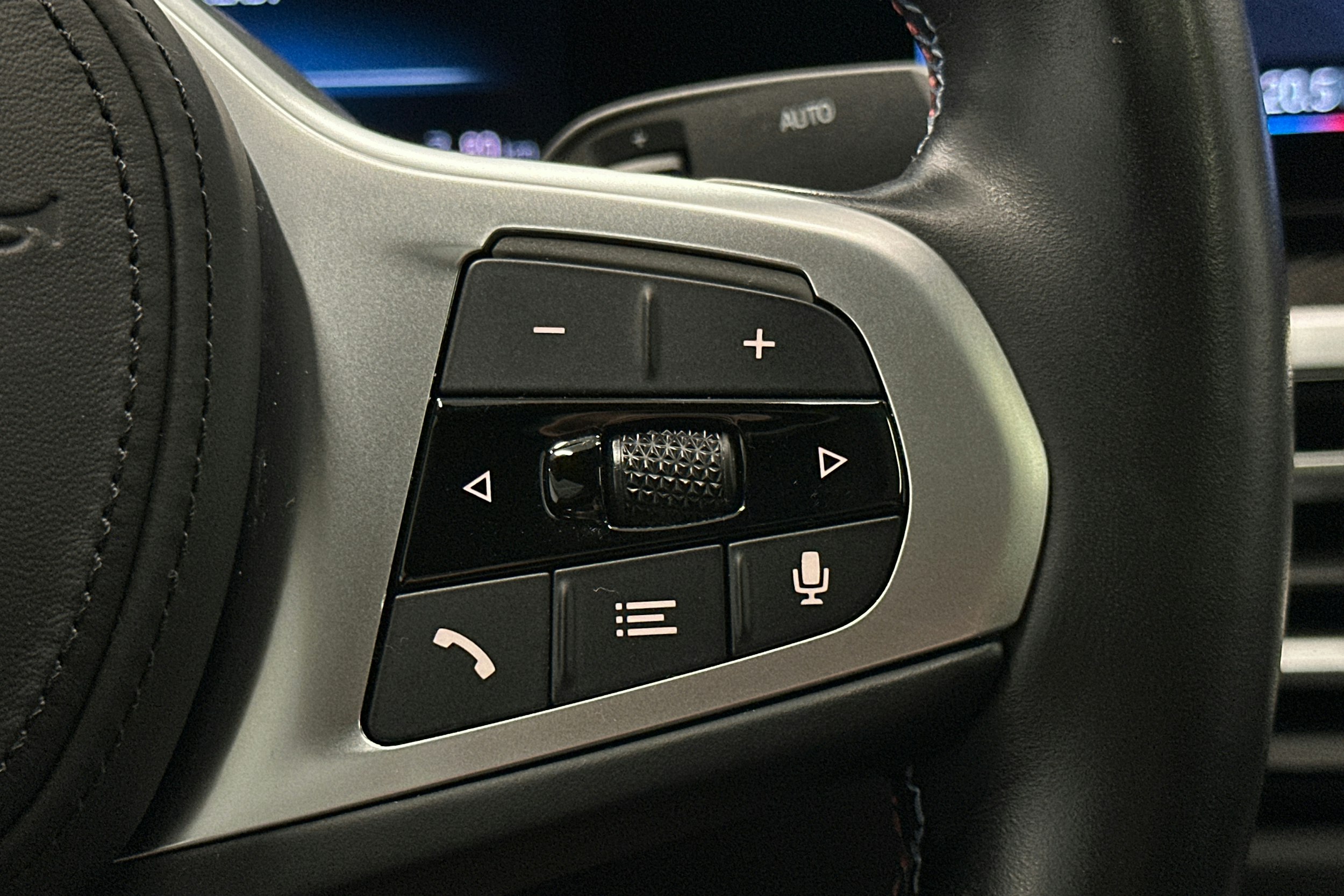 musta BMW i4 M50 2022 kuva 25.