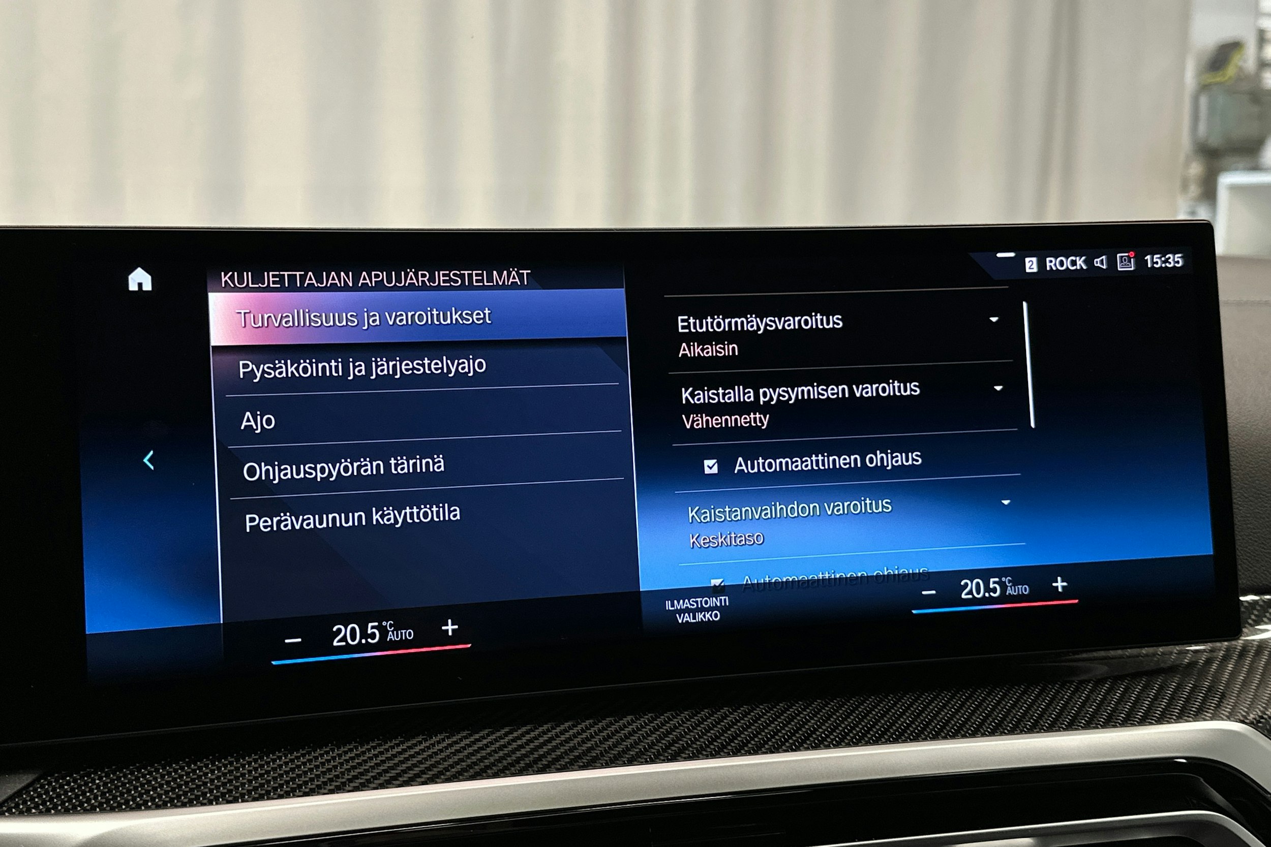musta BMW i4 M50 2022 kuva 31.