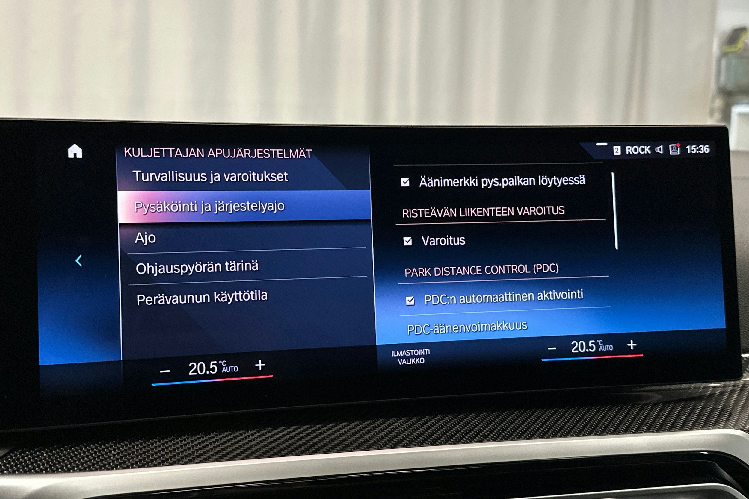 musta BMW i4 M50 2022 kuva 33.