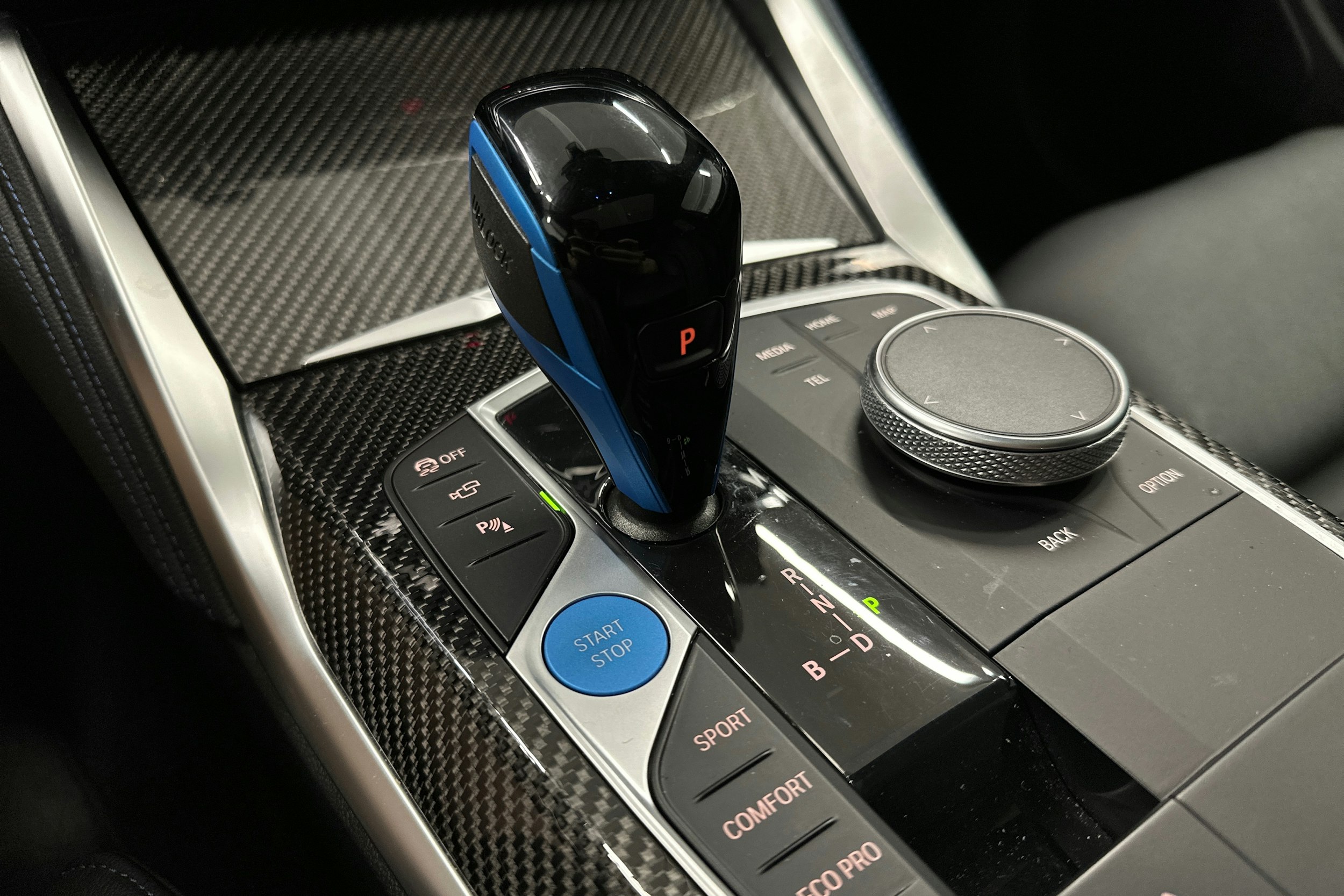 musta BMW i4 M50 2022 kuva 38.