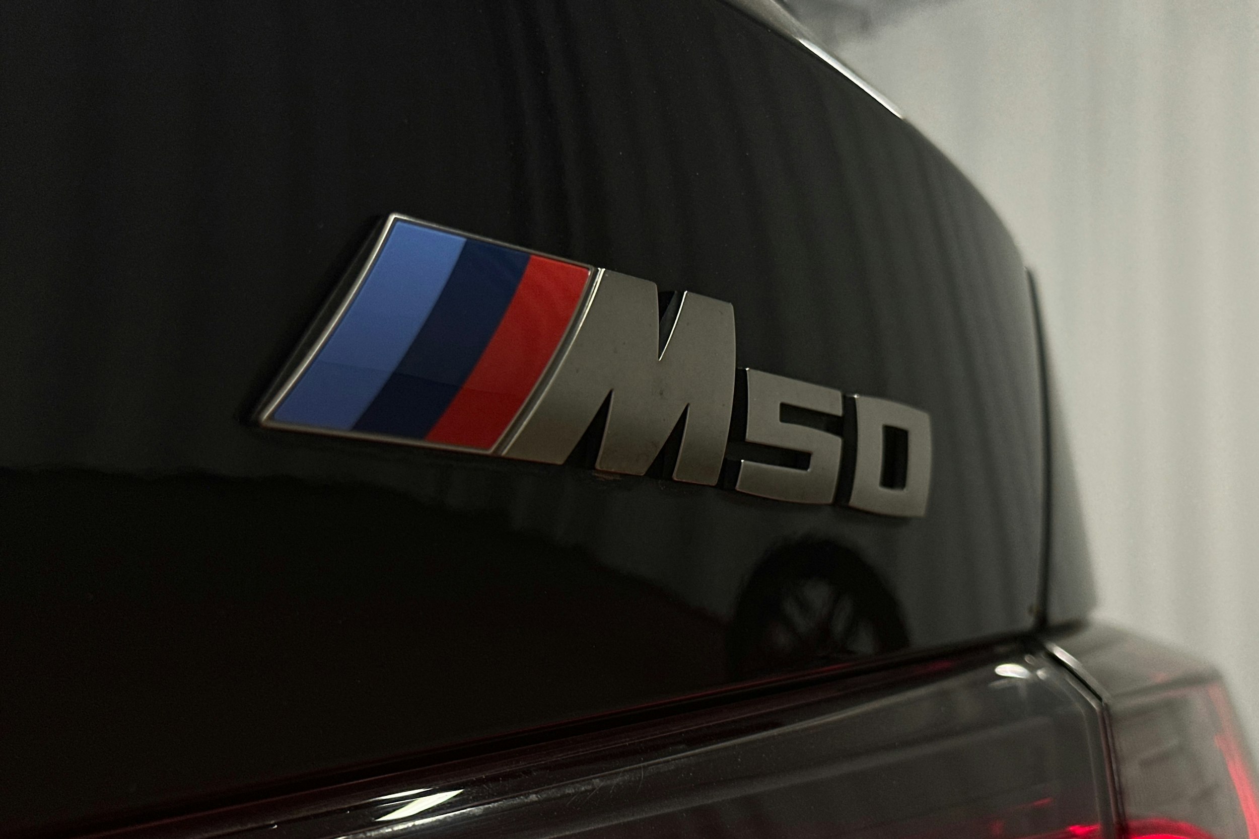musta BMW i4 M50 2022 kuva 39.