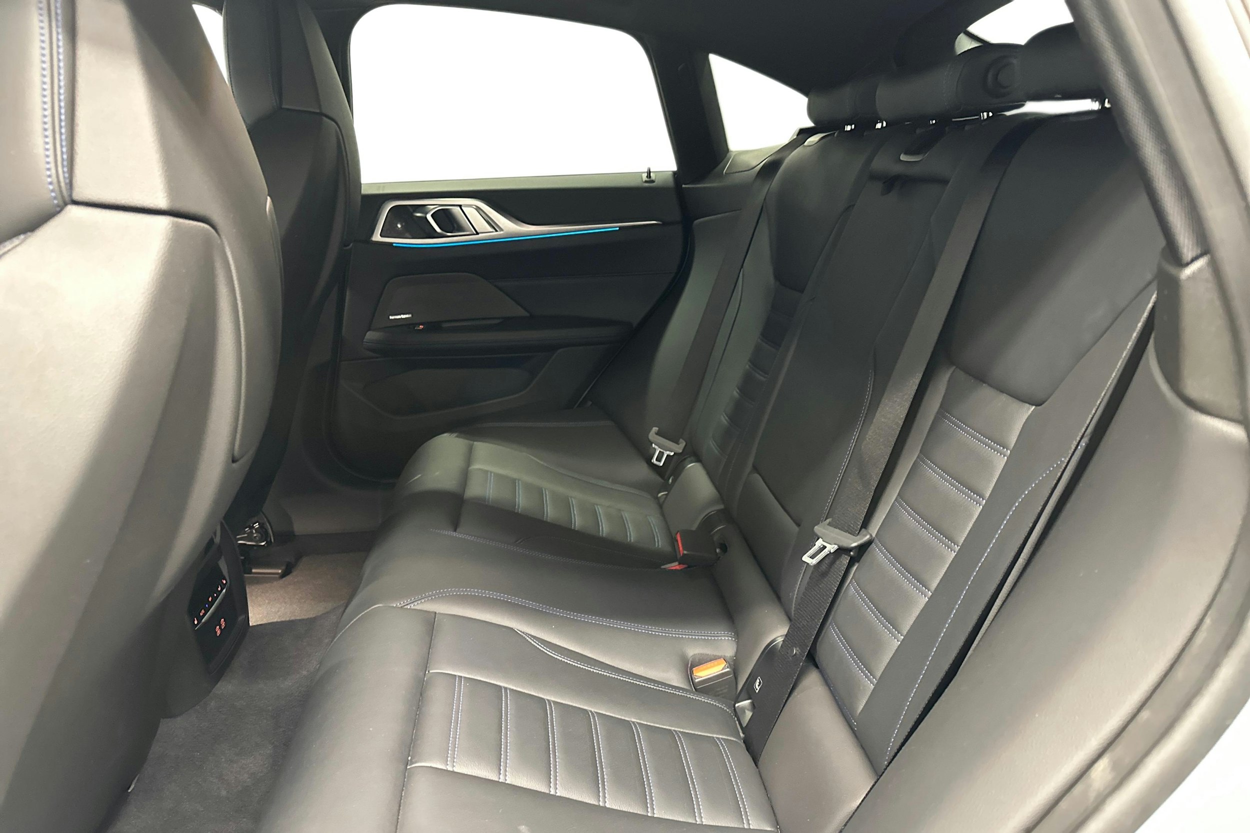 harmaa BMW i4 M50 2022 kuva 10.