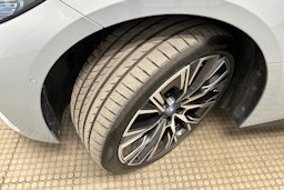 harmaa BMW i4 M50 2022 kuva 13.