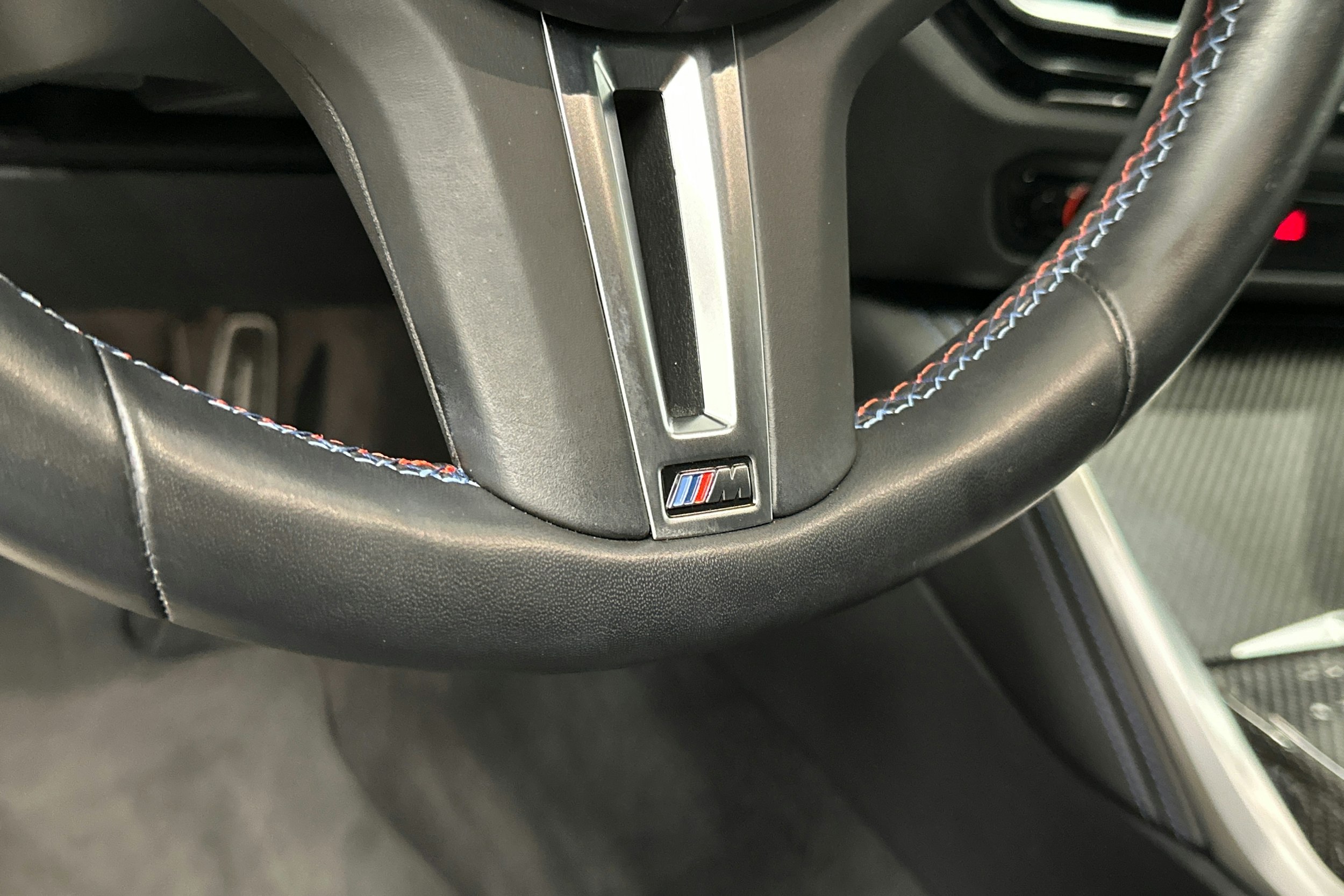 harmaa BMW i4 M50 2022 kuva 36.