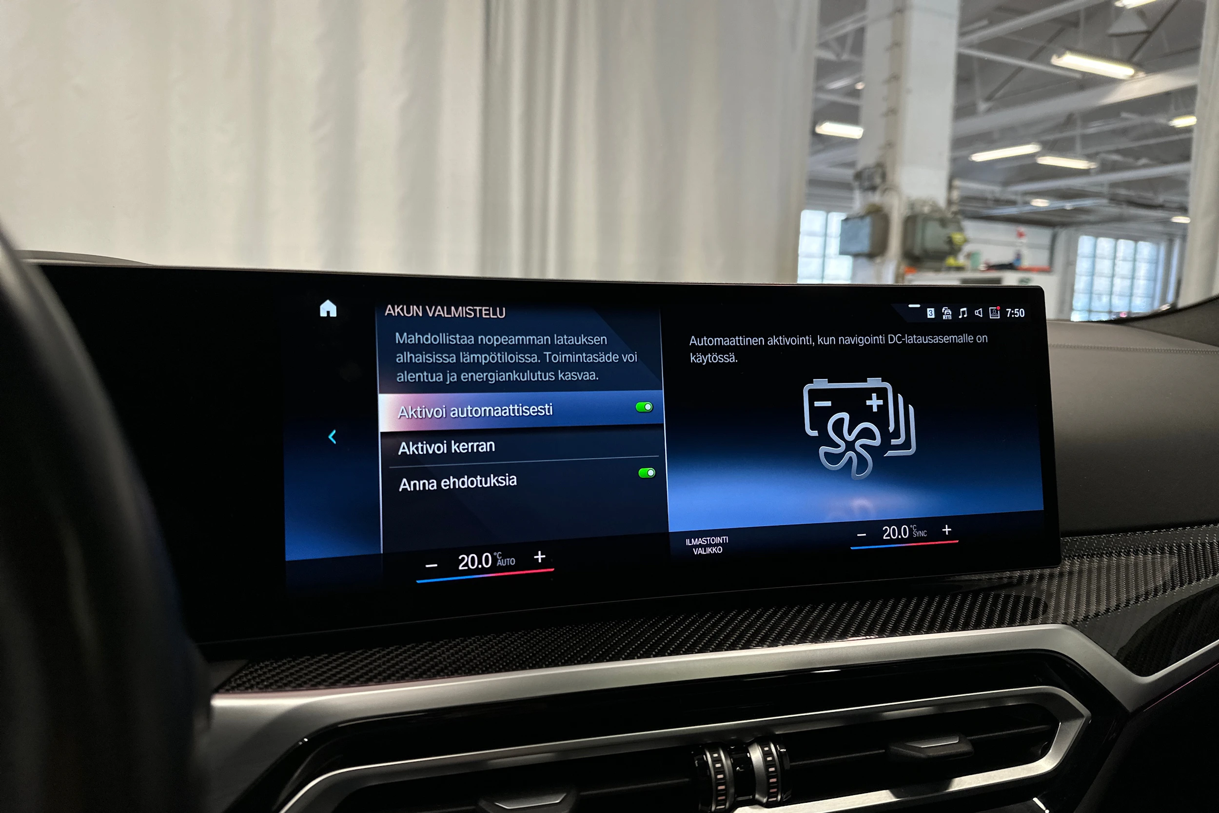 harmaa BMW i4 M50 2022 kuva 21.