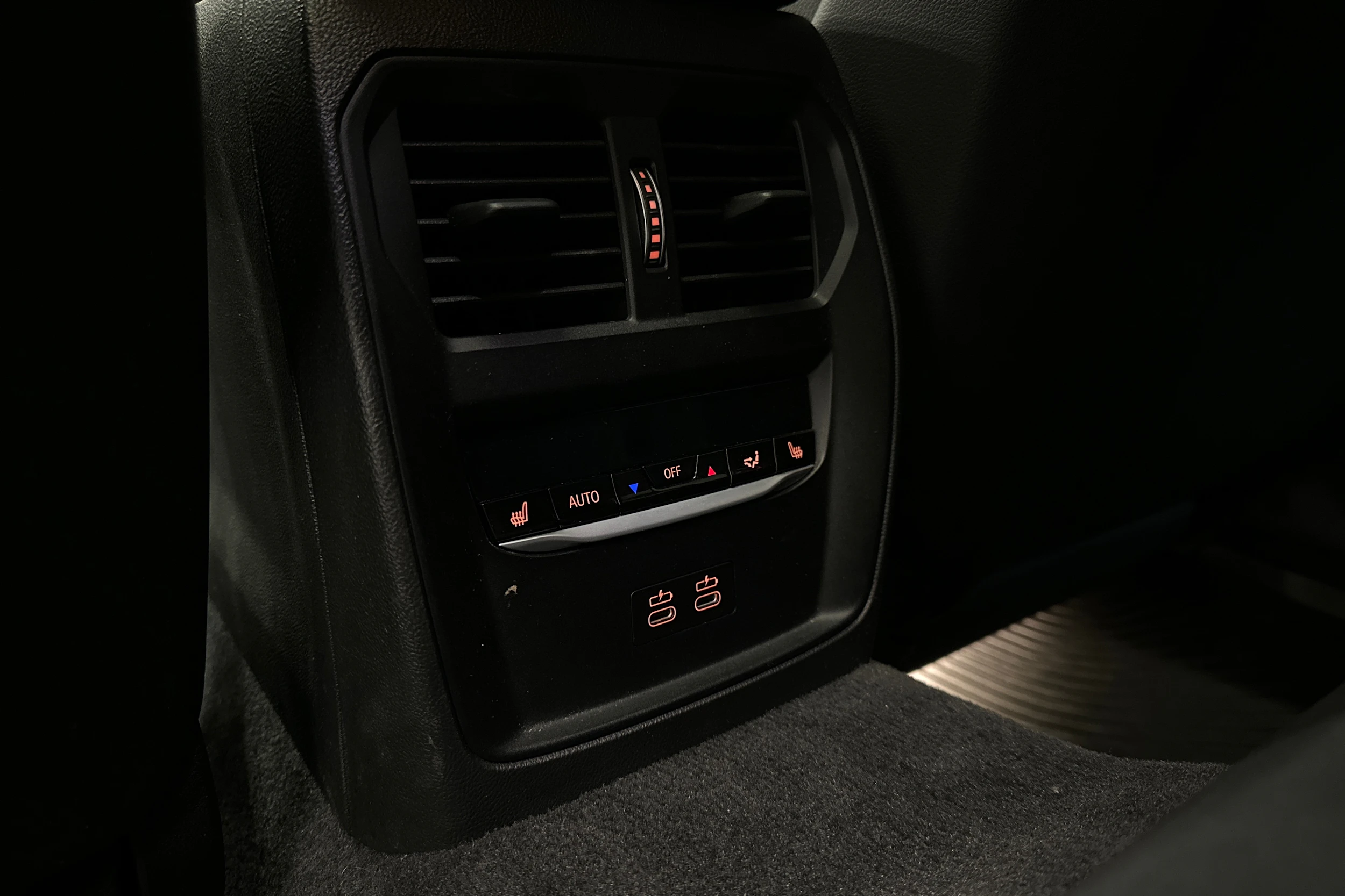 harmaa BMW i4 M50 2022 kuva 32.